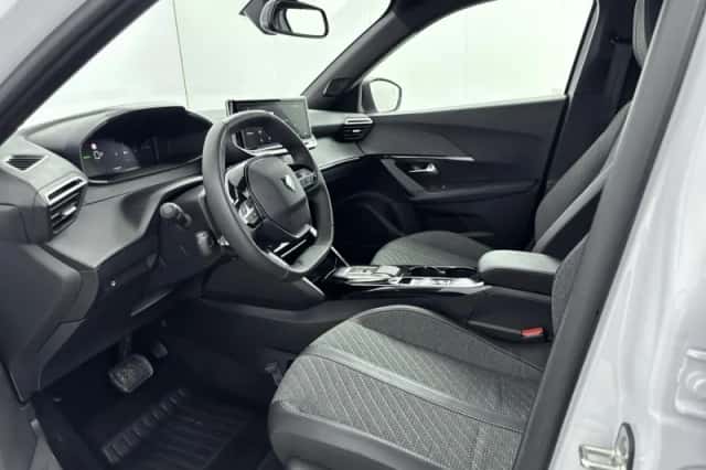 Peugeot e-2008 (2025) thumbnail 6