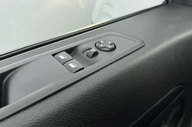 Opel Vivaro-e (2025) thumbnail 18