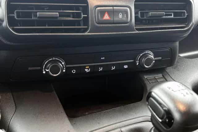 Peugeot Partner (2023) thumbnail 19