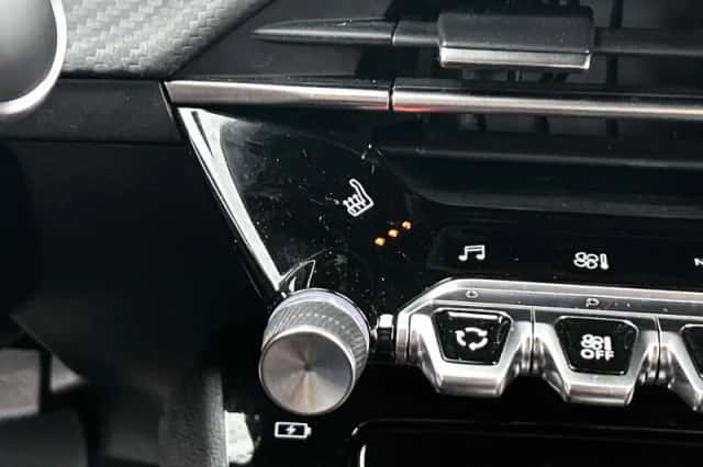 Peugeot e-2008 (2023) thumbnail 15