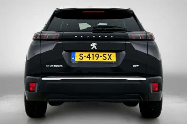 Peugeot e-2008 (2023) thumbnail 3