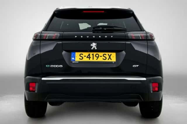 Peugeot e-2008 (2023) thumbnail 3
