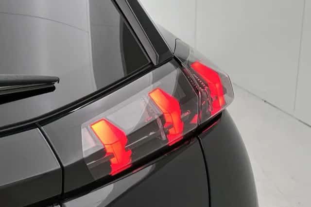 Peugeot e-2008 (2023) thumbnail 34