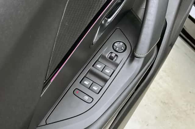 Peugeot e-2008 (2023) thumbnail 39