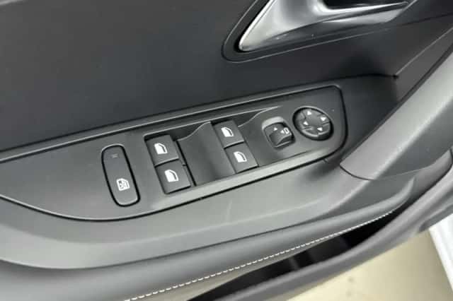Peugeot 2008 (2025) thumbnail 16