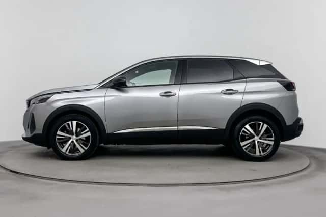 Peugeot 3008 (2023) thumbnail 2