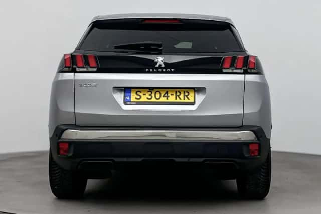 Peugeot 3008 (2023) thumbnail 3