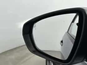 Peugeot 3008 (2023) thumbnail 24