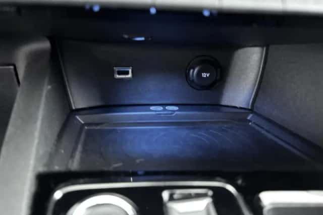 Peugeot 3008 (2023) thumbnail 25