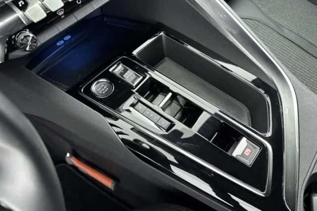 Peugeot 3008 (2023) thumbnail 26