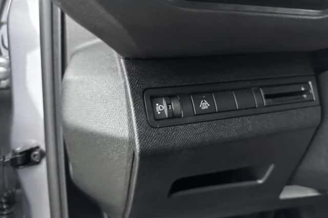 Peugeot 3008 (2023) thumbnail 31