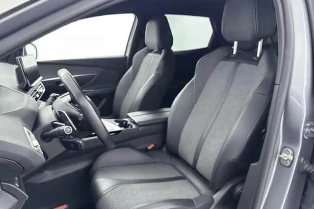 Peugeot 3008 (2023) thumbnail 6