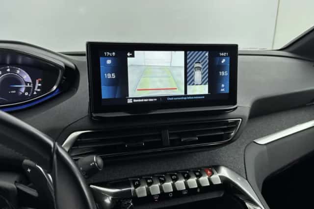 Peugeot 3008 (2023) thumbnail 8