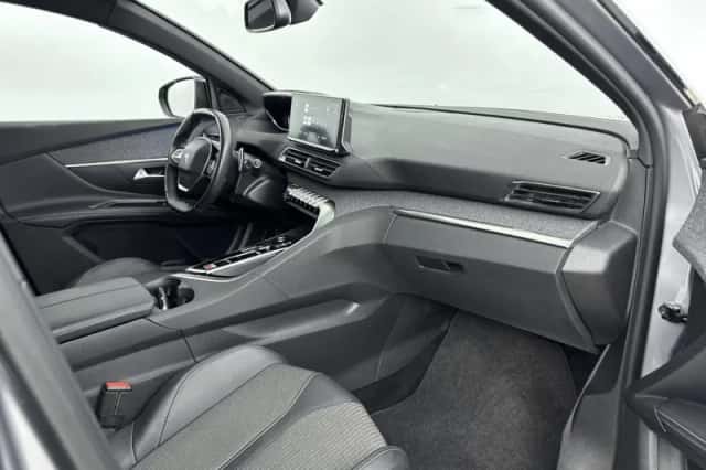 Peugeot 5008 (2023) thumbnail 14