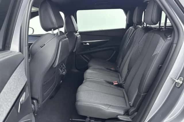 Peugeot 5008 (2023) thumbnail 15