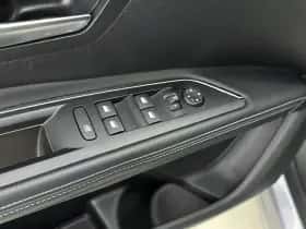 Peugeot 5008 (2023) thumbnail 17