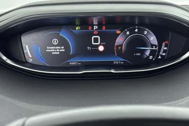 Peugeot 5008 (2023) thumbnail 19
