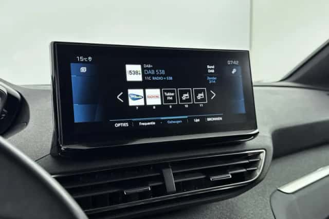 Peugeot 5008 (2023) thumbnail 21