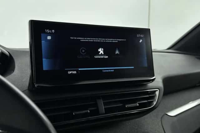 Peugeot 5008 (2023) thumbnail 22