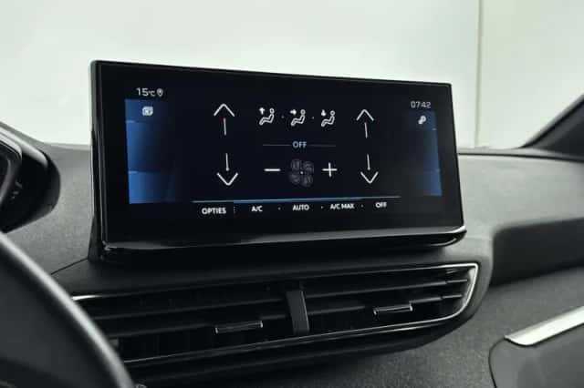Peugeot 5008 (2023) thumbnail 23