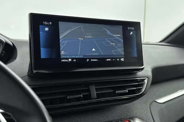 Peugeot 5008 (2023) thumbnail 27