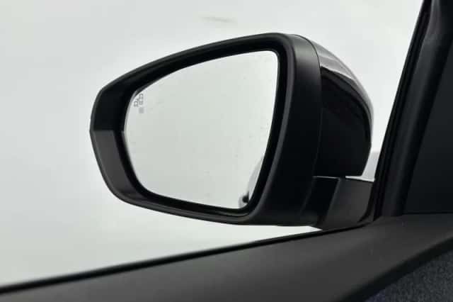 Peugeot 5008 (2023) thumbnail 28