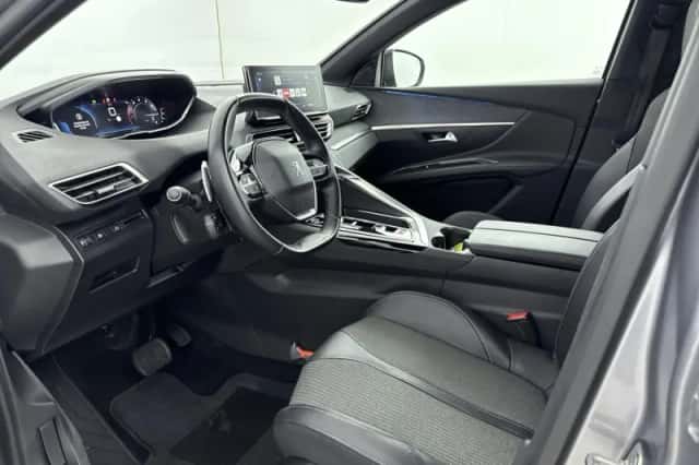 Peugeot 5008 (2023) thumbnail 5
