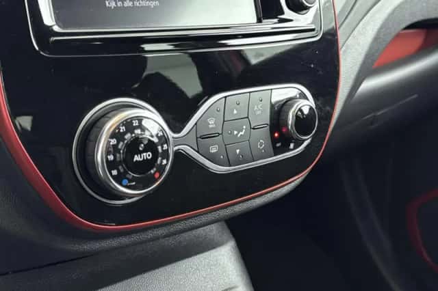 Renault Captur (2018) thumbnail 22
