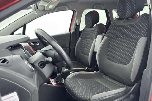 Renault Captur (2018) thumbnail 5