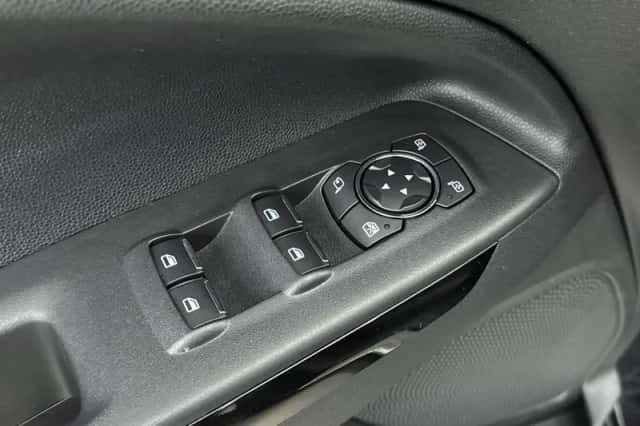 Ford EcoSport (2018) thumbnail 16