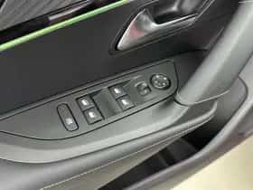 Peugeot e-2008 (2022) thumbnail 18