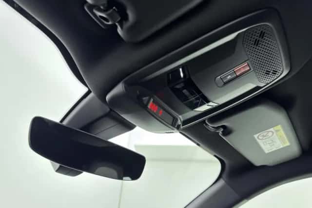 Peugeot e-2008 (2022) thumbnail 28