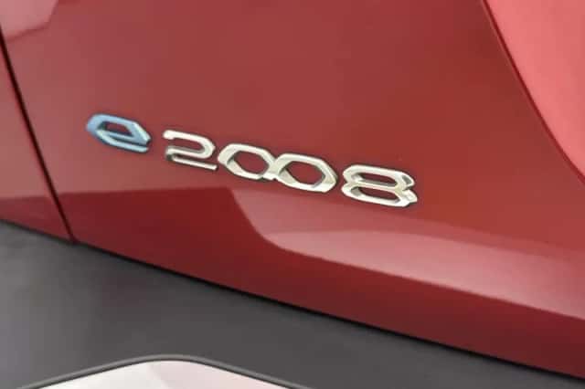 Peugeot e-2008 (2022) thumbnail 29