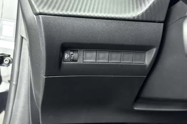 Peugeot 208 (2024) thumbnail 29