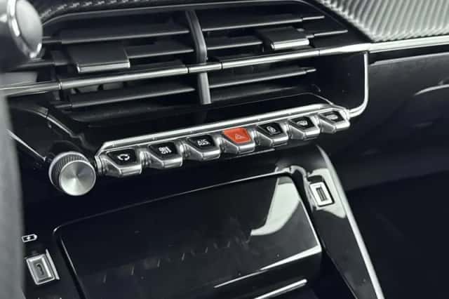 Peugeot 208 (2023) thumbnail 24