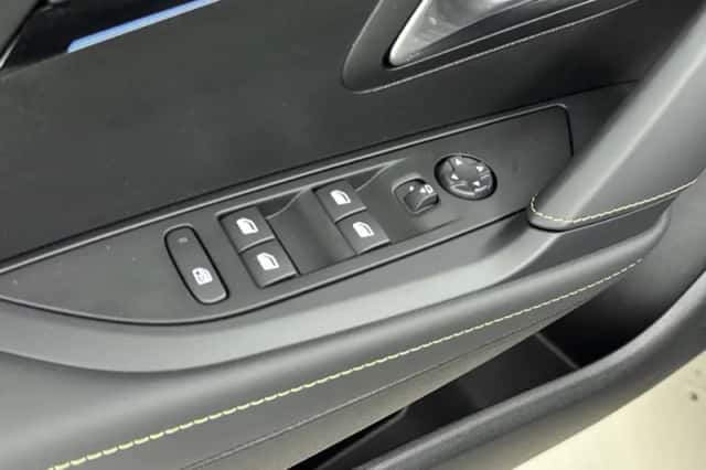 Peugeot 208 (2024) thumbnail 16