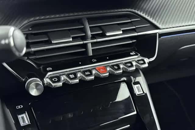 Peugeot 208 (2024) thumbnail 24