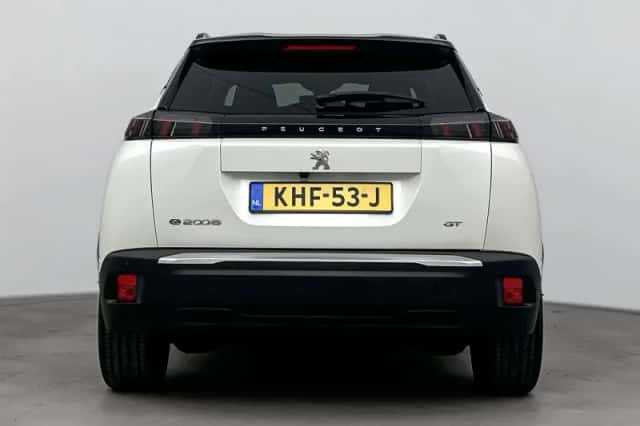 Peugeot e-2008 (2022) thumbnail 3