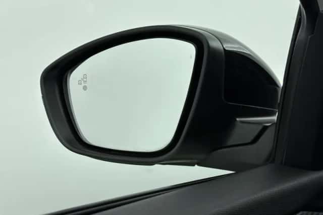 Peugeot e-2008 (2022) thumbnail 31