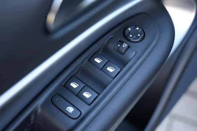 Jeep Avenger (2025) thumbnail 26