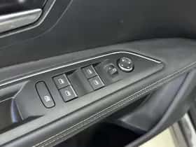 Peugeot 3008 (2022) thumbnail 17