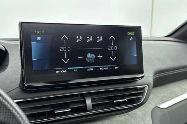 Peugeot 3008 (2022) thumbnail 25