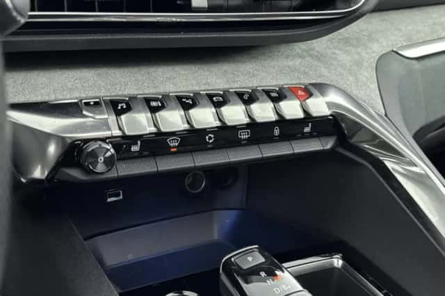 Peugeot 3008 (2022) thumbnail 26