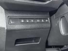 Peugeot 3008 (2022) thumbnail 31
