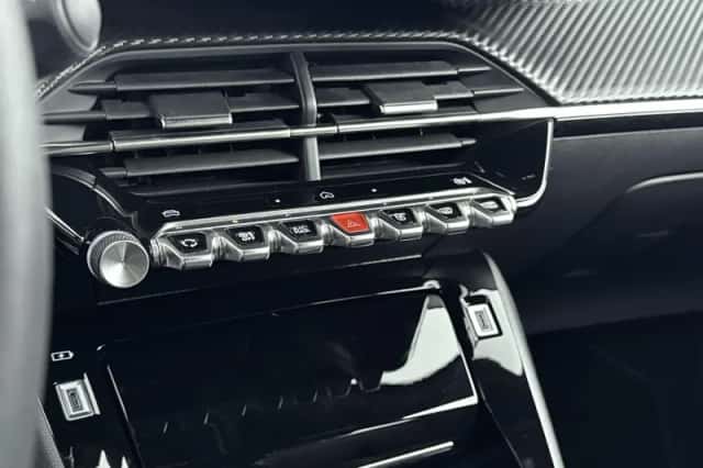 Peugeot 2008 (2025) thumbnail 24