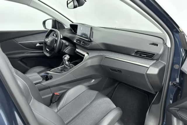 Peugeot 5008 (2021) thumbnail 14
