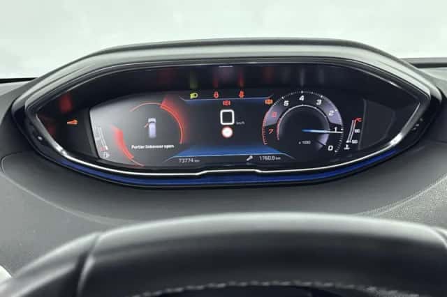 Peugeot 5008 (2021) thumbnail 19