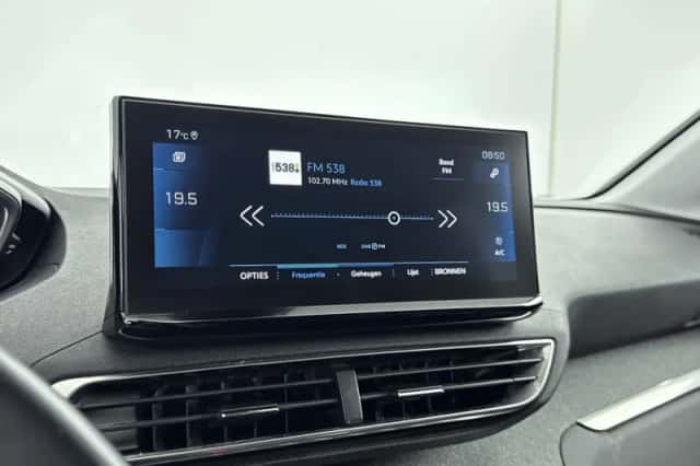 Peugeot 5008 (2021) thumbnail 21