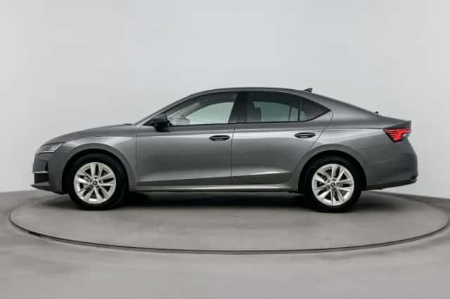 Škoda Octavia (2025) thumbnail 2