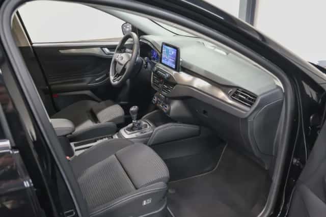 Ford Focus (2021) thumbnail 12
